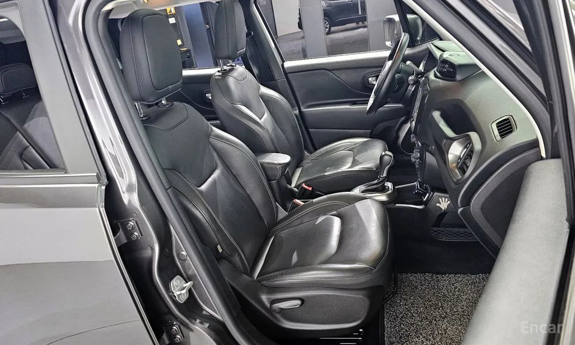 Фото 10 - Jeep Renegade