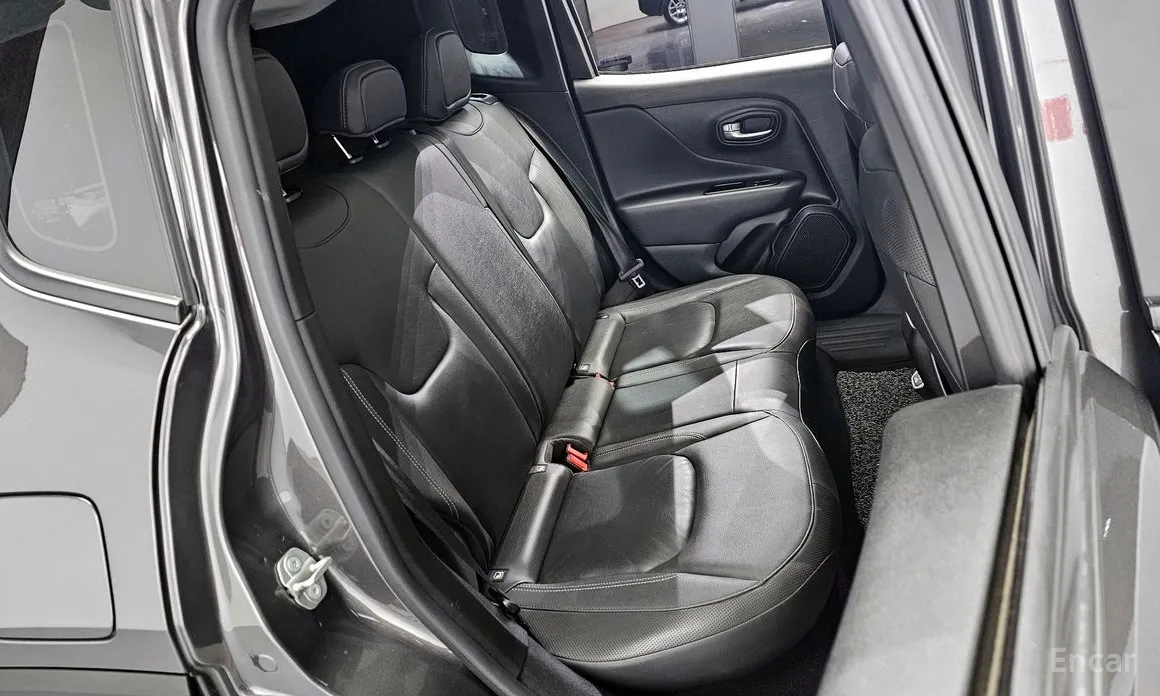 Фото 12 - Jeep Renegade