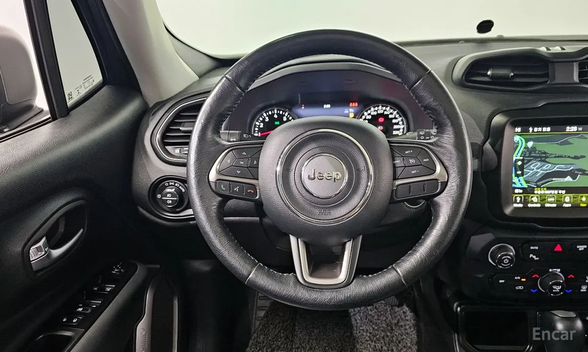 Фото 13 - Jeep Renegade