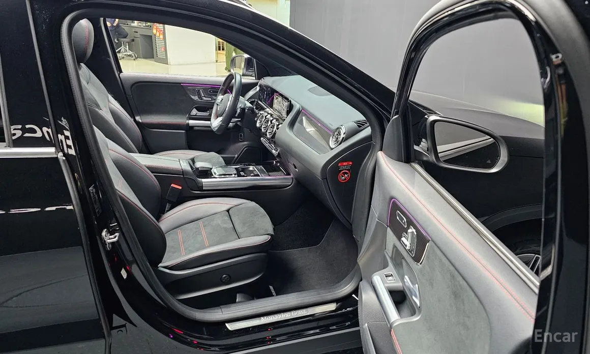 Фото 10 - Mercedes-Benz GLA-Class
