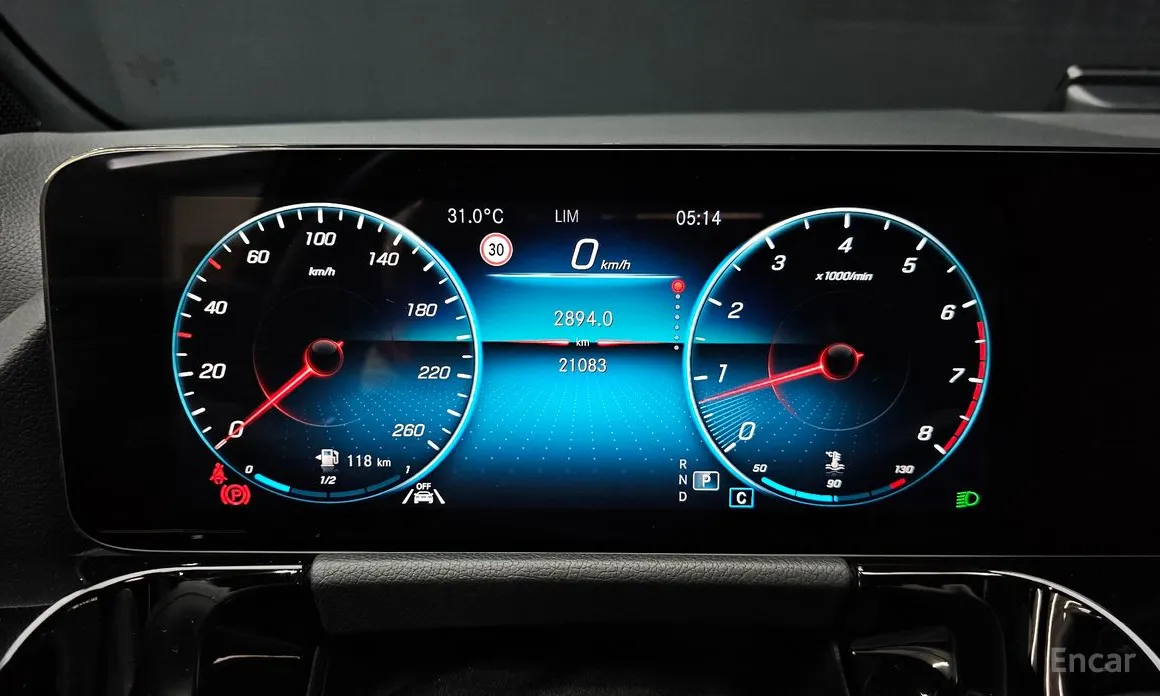 Фото 8 - Mercedes-Benz GLA-Class