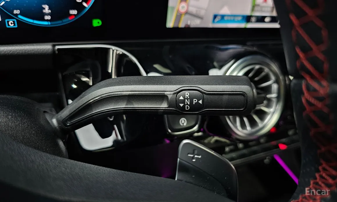 Фото 9 - Mercedes-Benz GLA-Class
