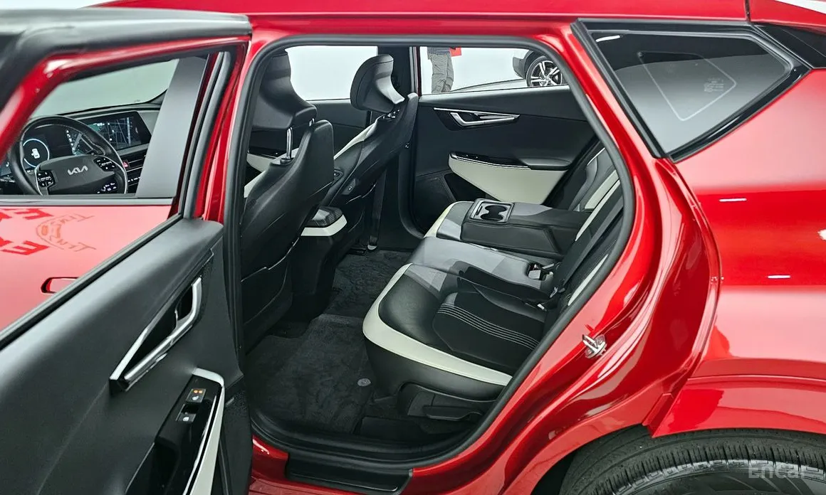 Фото 12 - Kia EV6