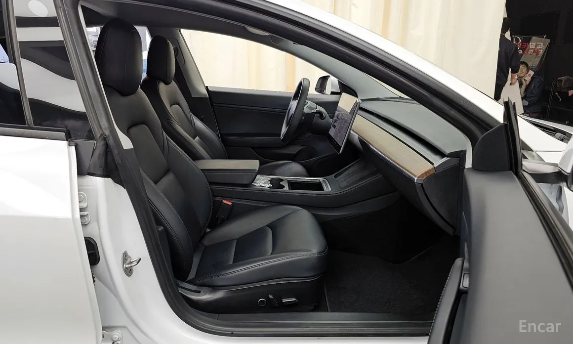 Фото 11 - Tesla Model 3