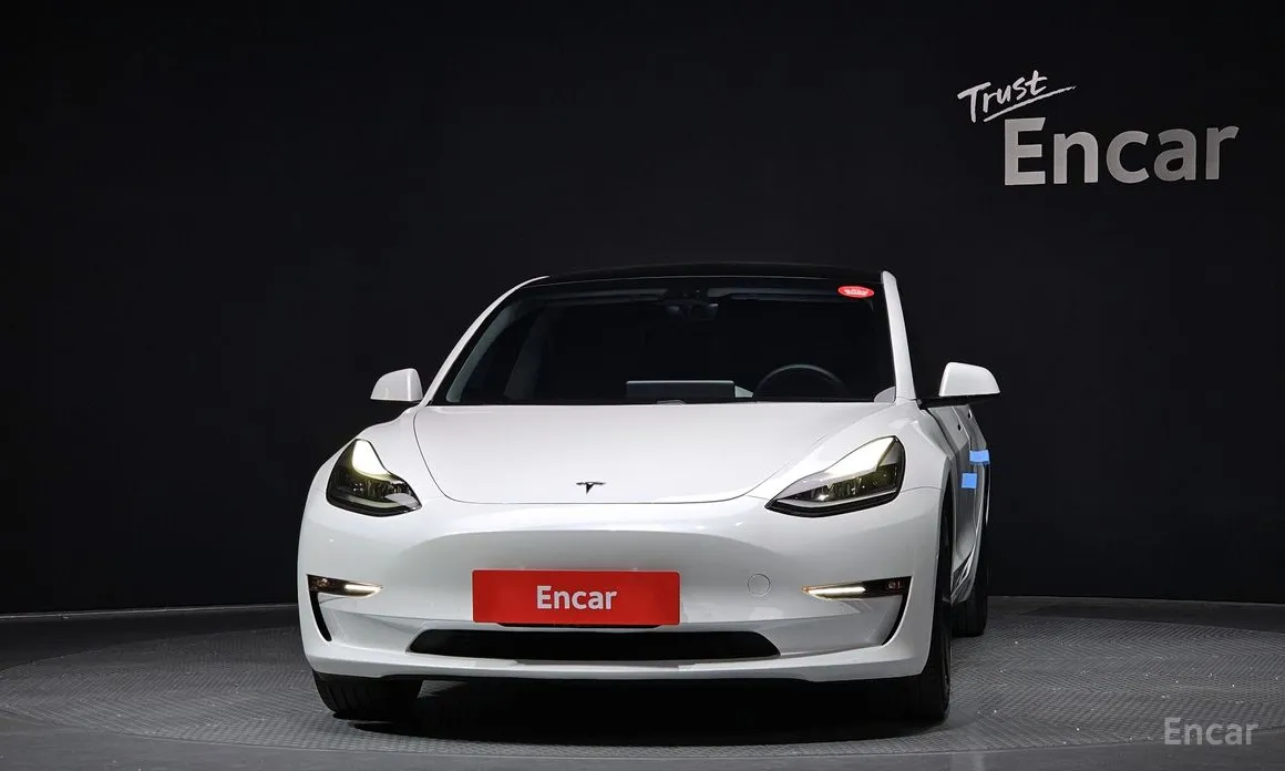 Фото 3 - Tesla Model 3