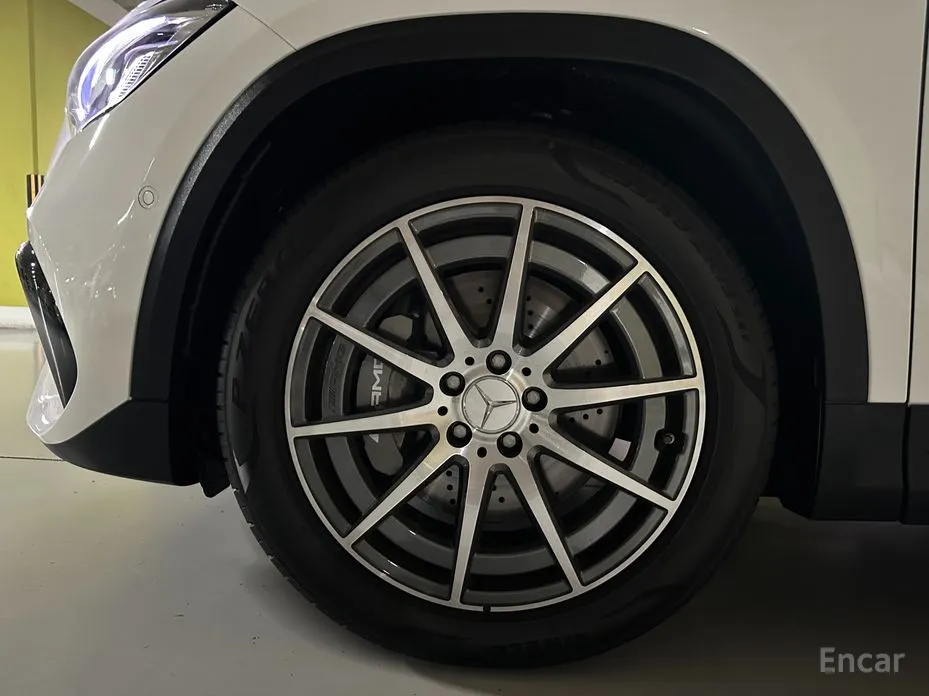 Фото 11 - Mercedes-Benz GLA-Class