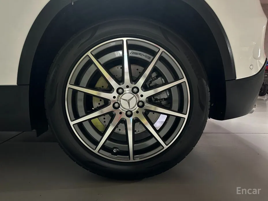 Фото 12 - Mercedes-Benz GLA-Class