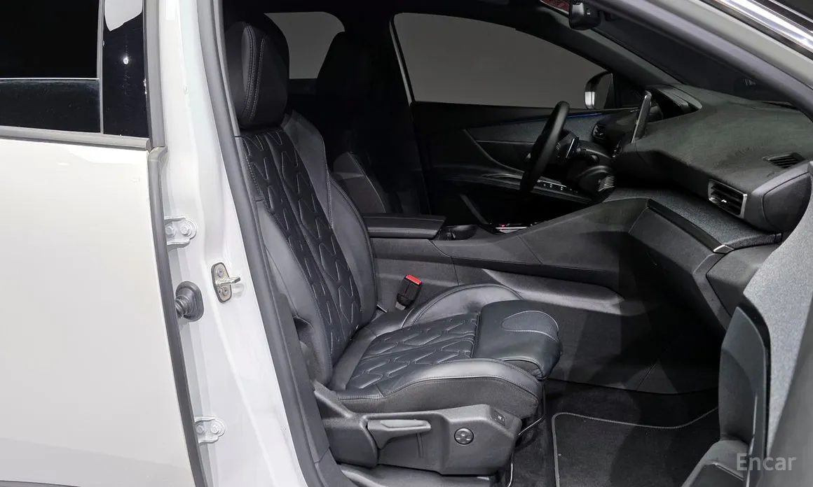 Фото 11 - Peugeot 3008