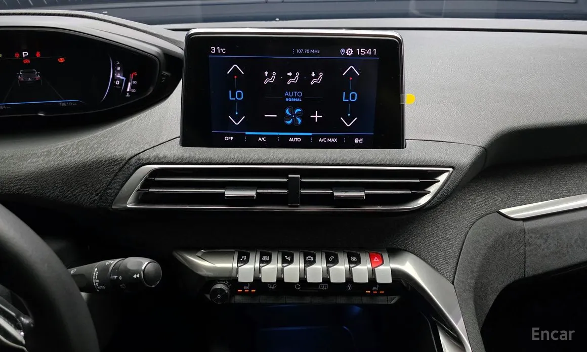 Фото 16 - Peugeot 3008