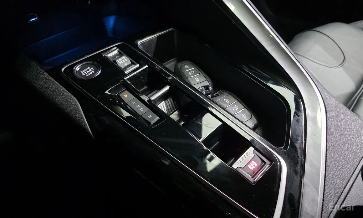 Фото 9 - Peugeot 3008