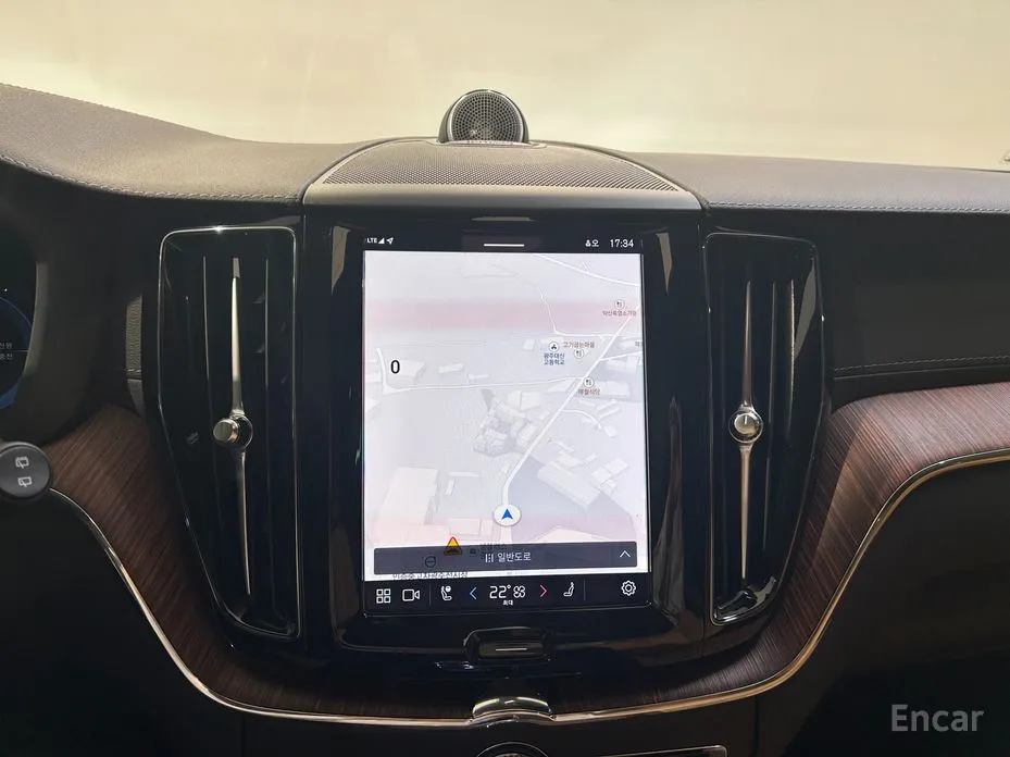 Фото 16 - Volvo XC60