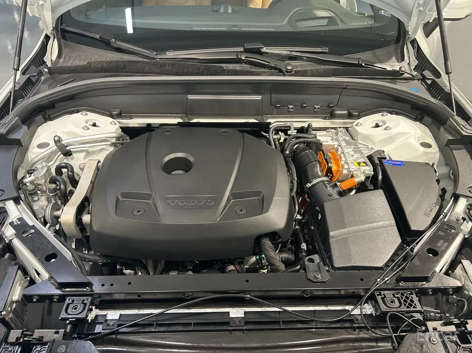 Фото 6 - Volvo XC60