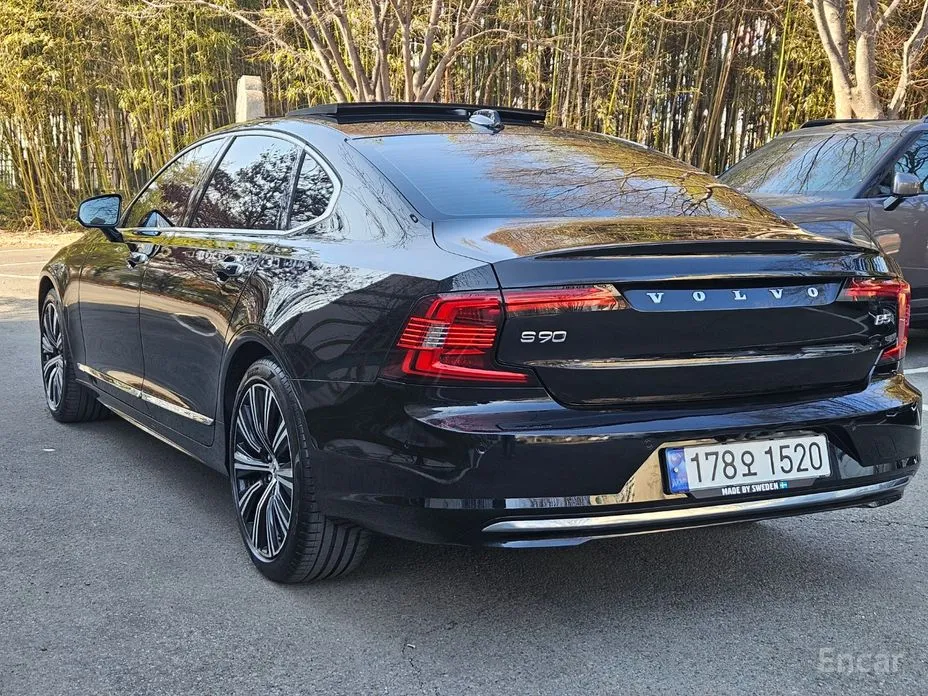 Фото 4 - Volvo S90