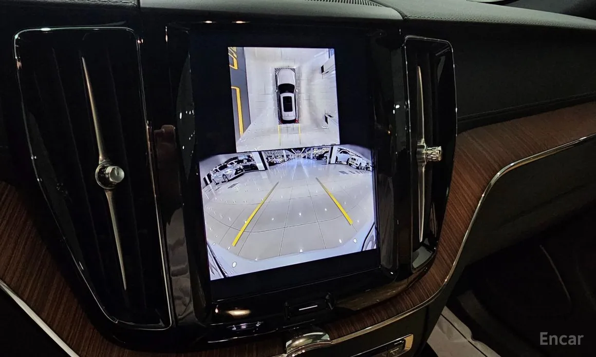 Фото 19 - Volvo XC60