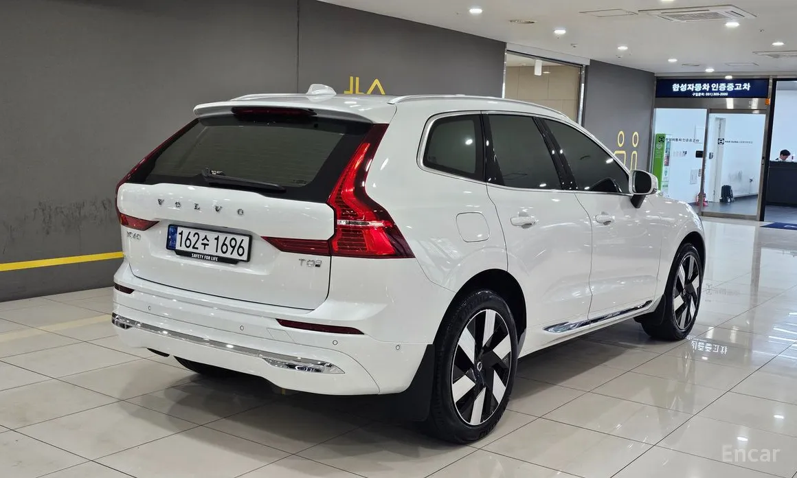 Фото 2 - Volvo XC60