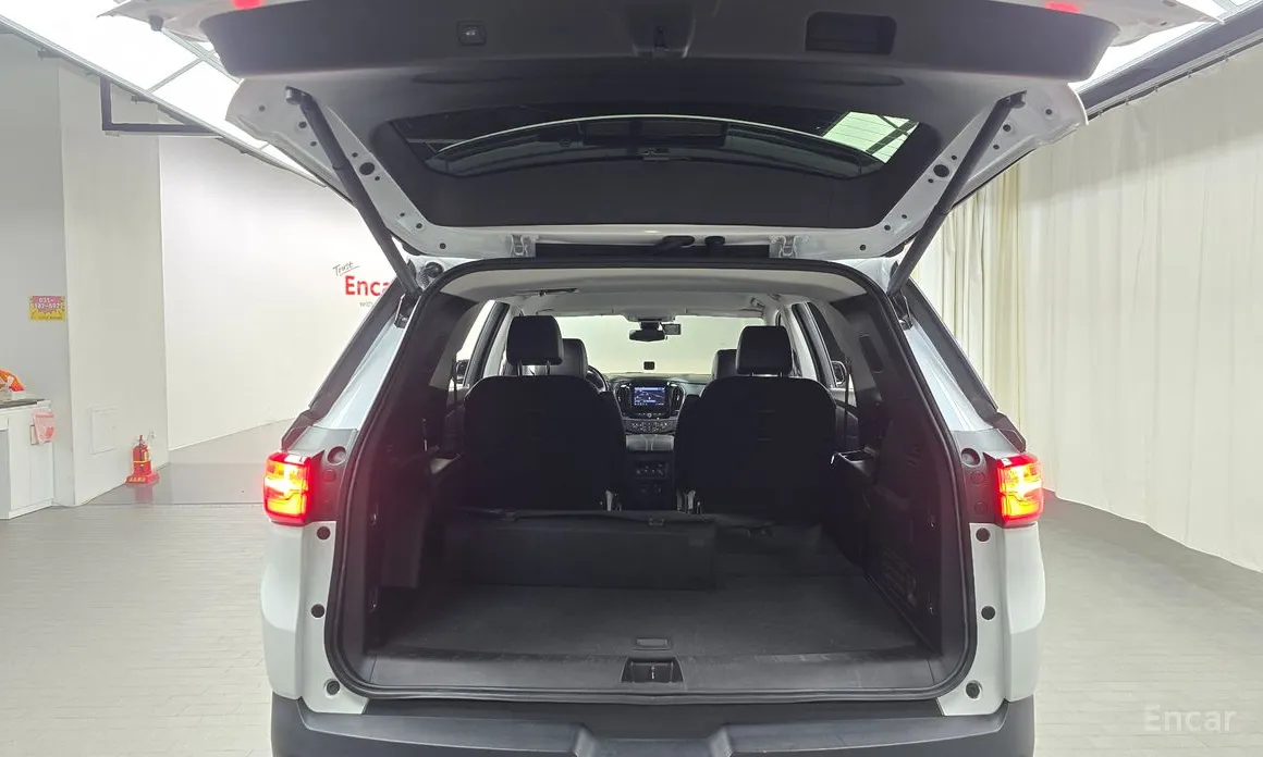 Photo 20 - Chevrolet Traverse