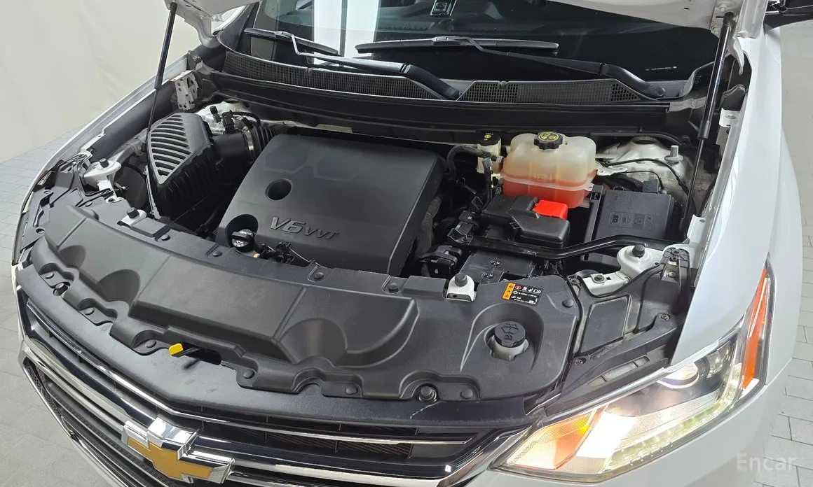 Photo 6 - Chevrolet Traverse