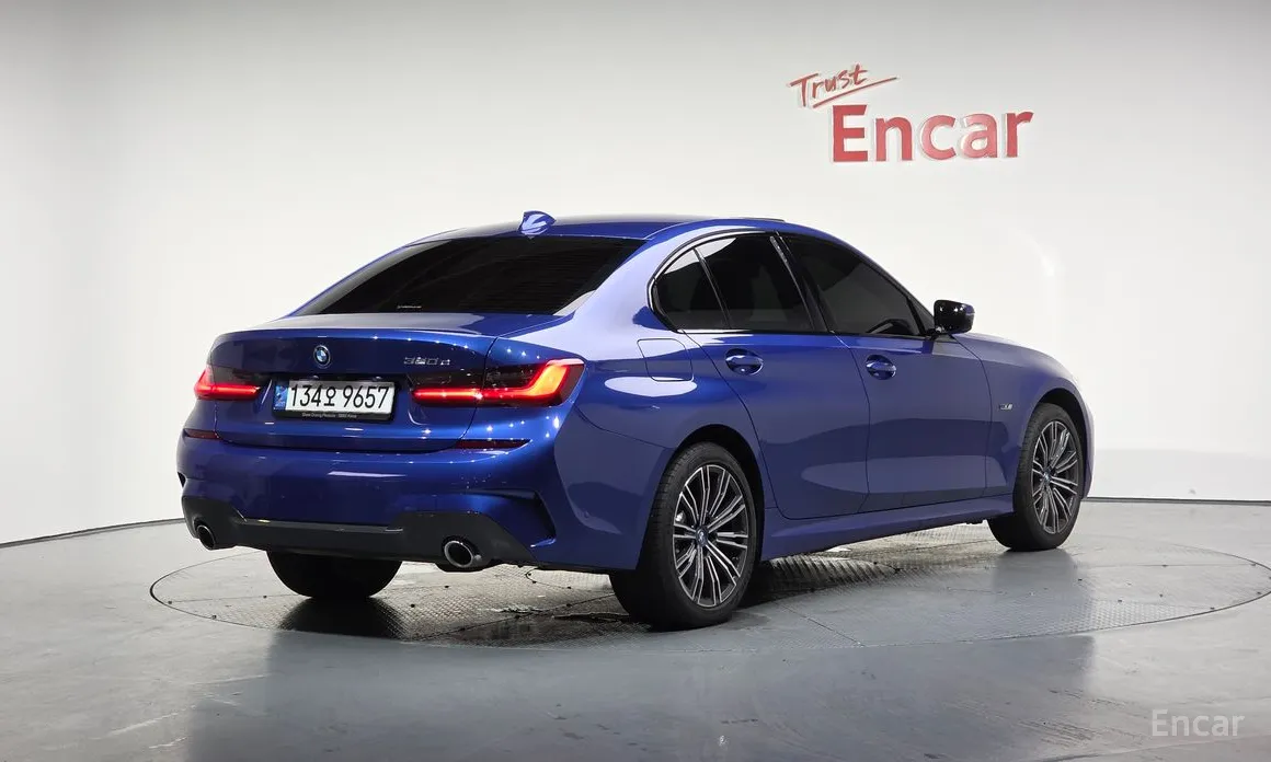 Photo 2 - BMW 3 Series