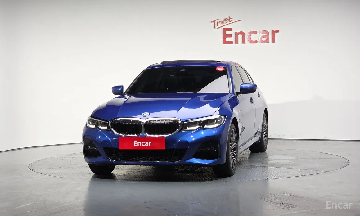 Photo 3 - BMW 3 Series