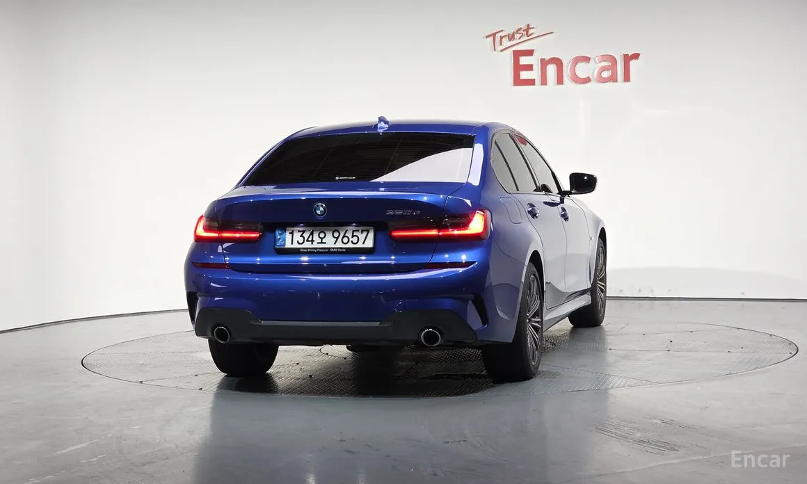 Photo 4 - BMW 3 Series