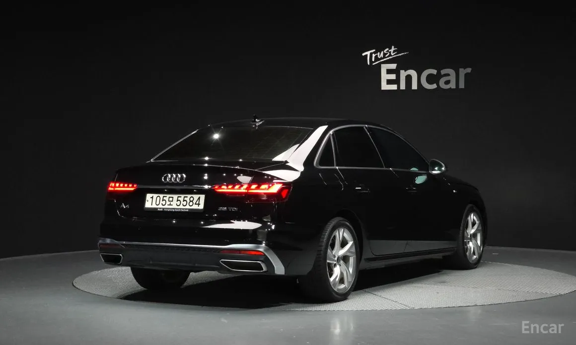 Фото 2 - Audi A4