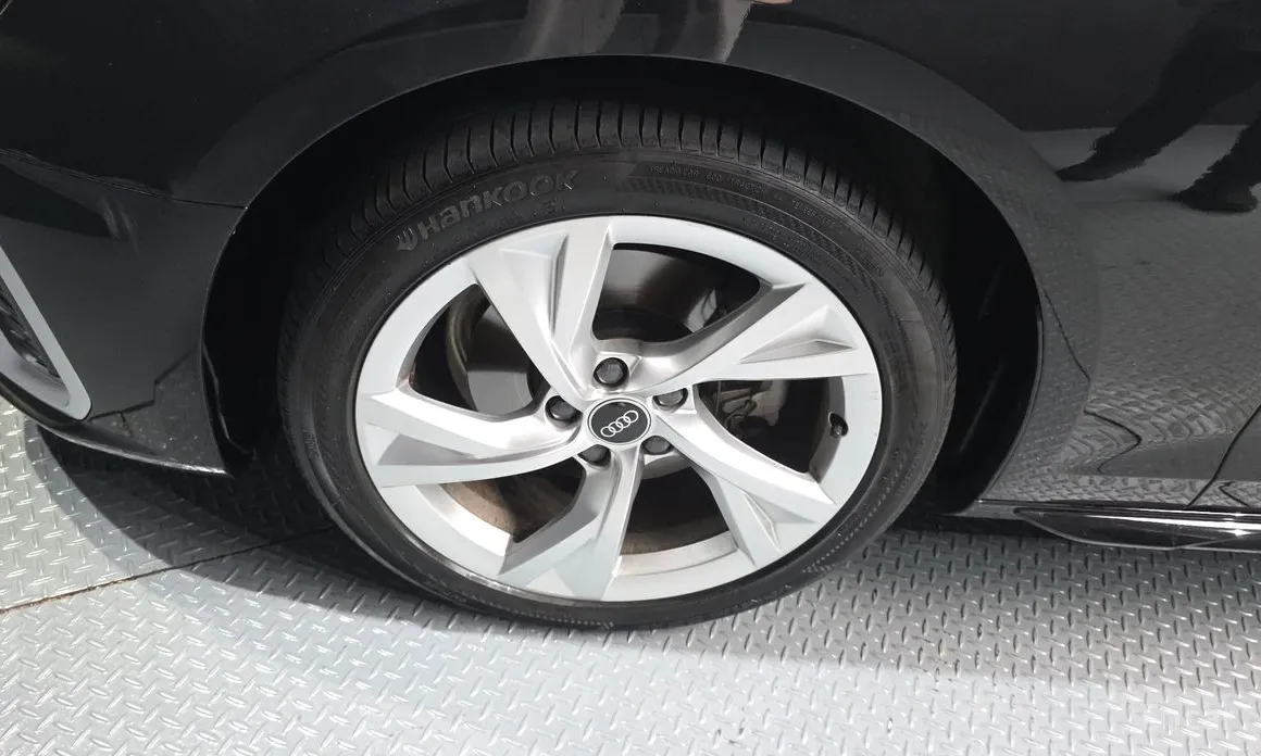 Фото 5 - Audi A4