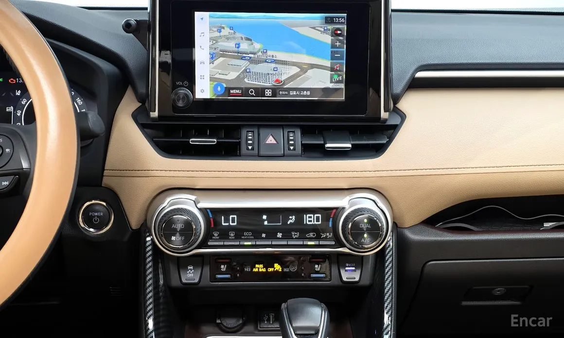 Фото 14 - Toyota RAV4