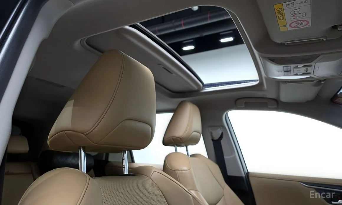 Фото 16 - Toyota RAV4