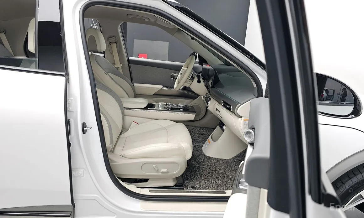 Фото 11 - Genesis GV60