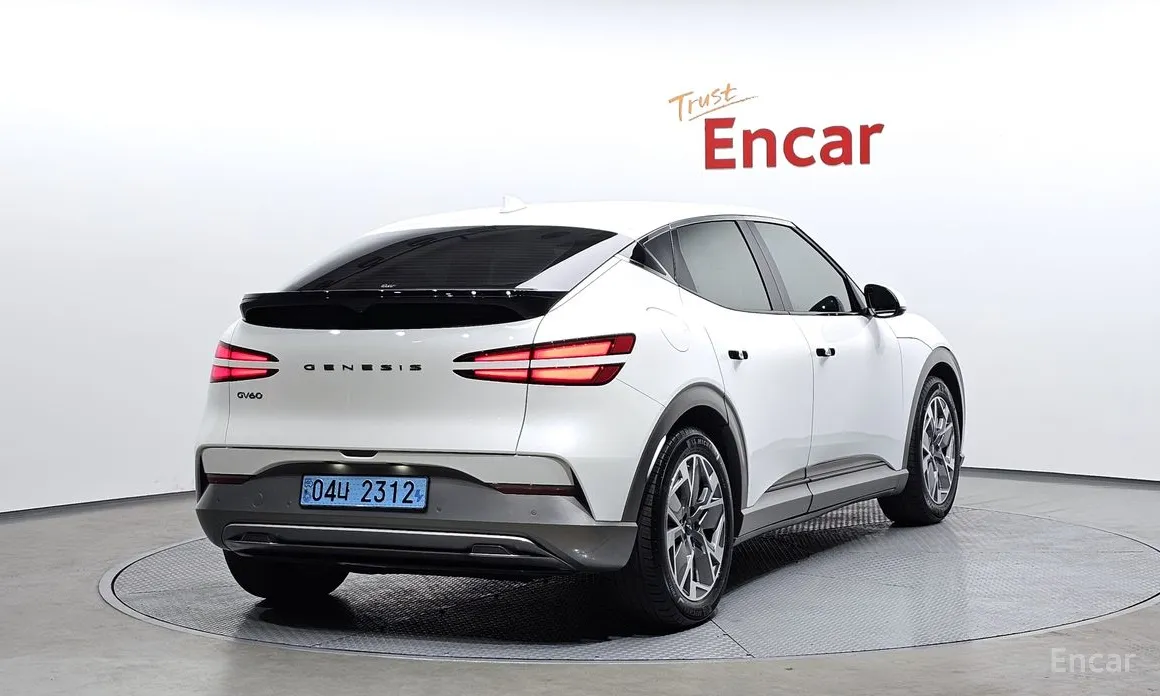 Фото 2 - Genesis GV60