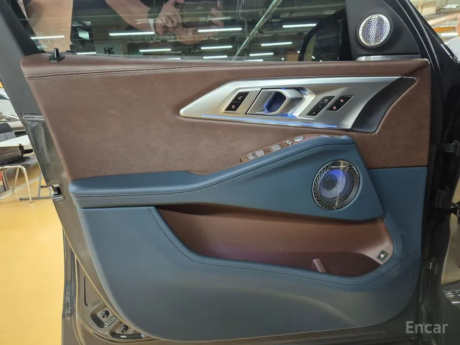 Фото 19 - BMW XM