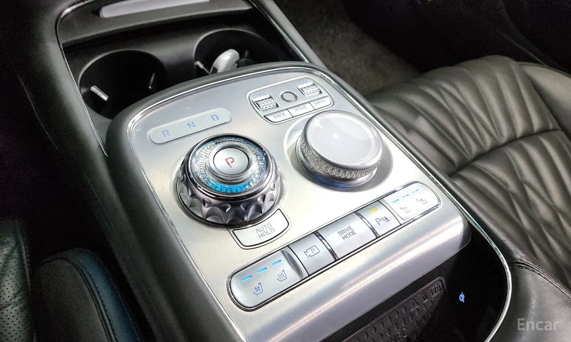 Фото 9 - Genesis G90