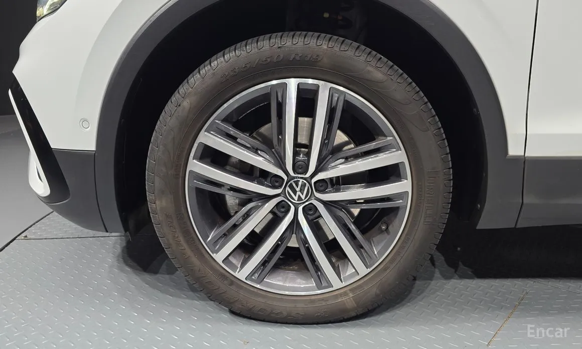 Фото 5 - Volkswagen Tiguan