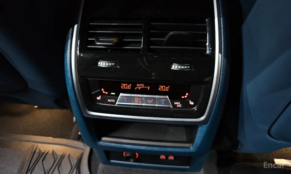 Фото 19 - BMW XM