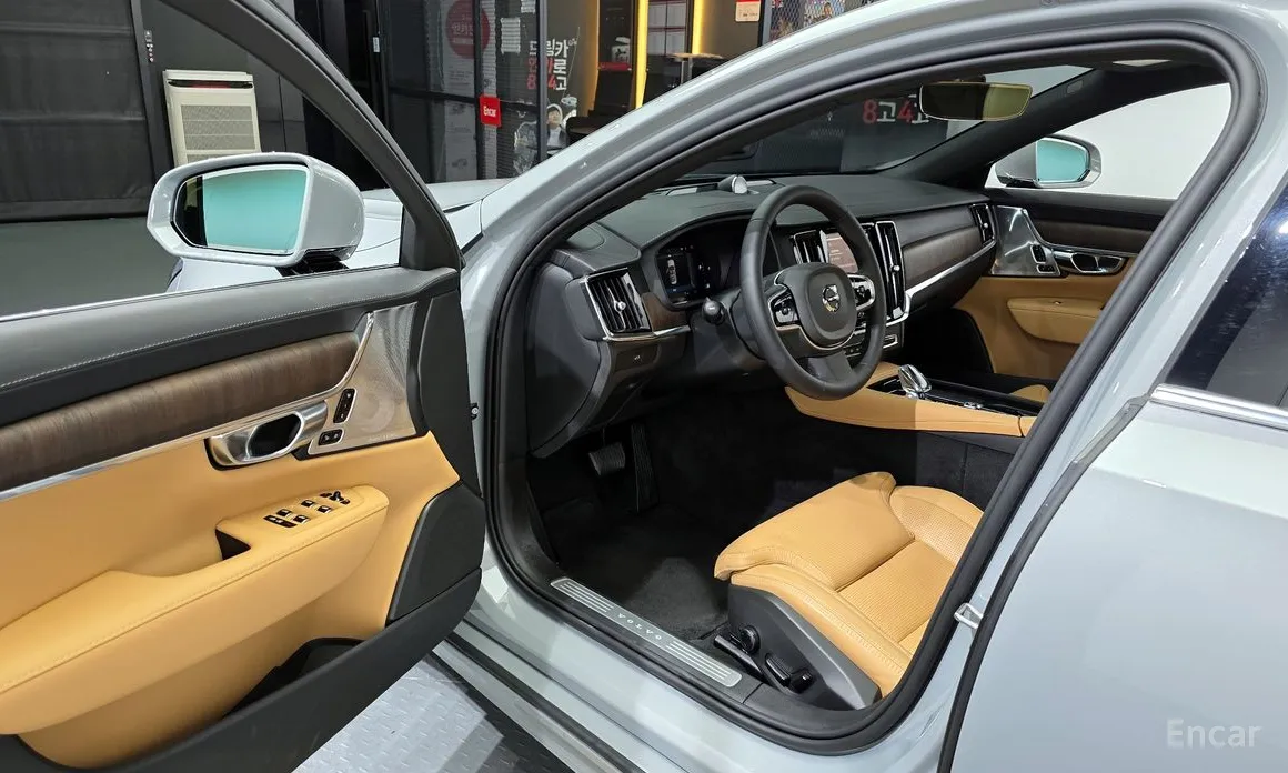 Фото 10 - Volvo S90