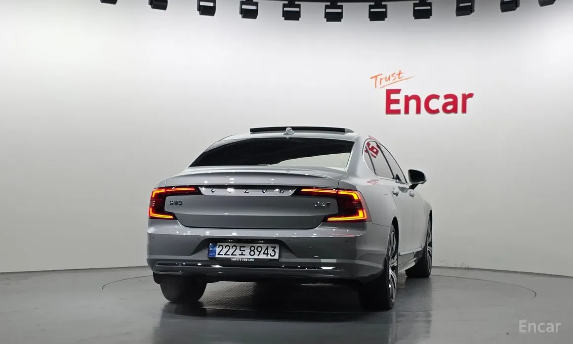 Фото 4 - Volvo S90