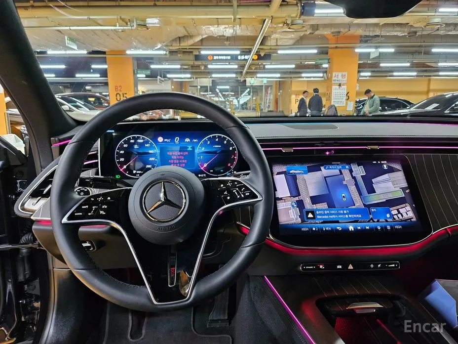 Фото 12 - Mercedes-Benz E-Class