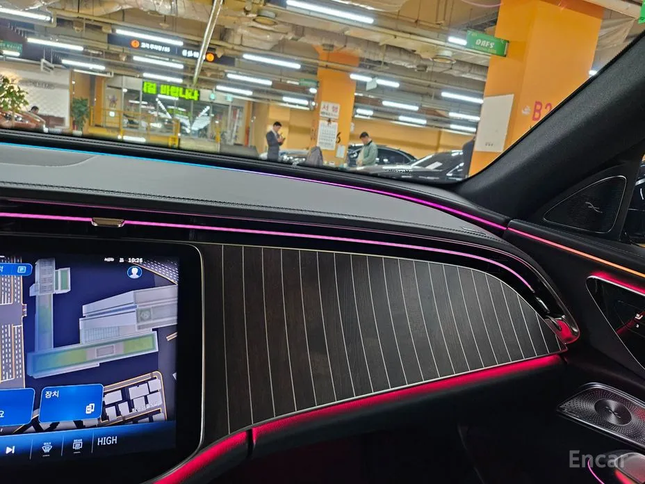 Фото 15 - Mercedes-Benz E-Class