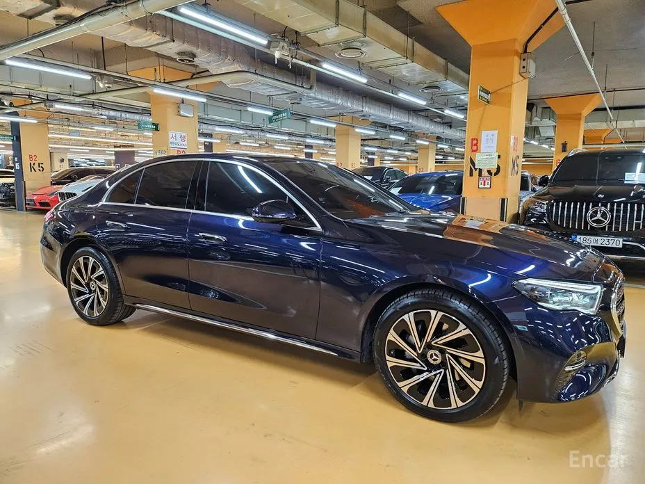 Фото 4 - Mercedes-Benz E-Class