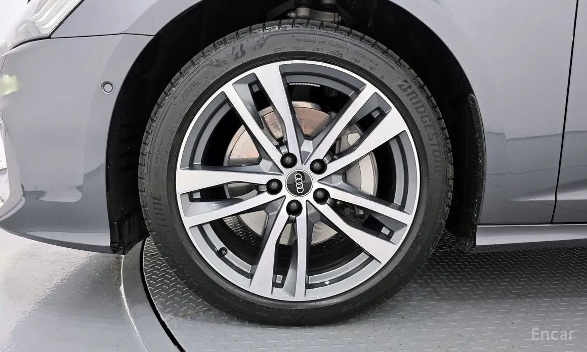 Фото 5 - Audi A6