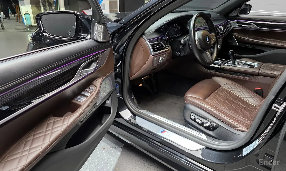 Фото 11 - BMW 7 Series