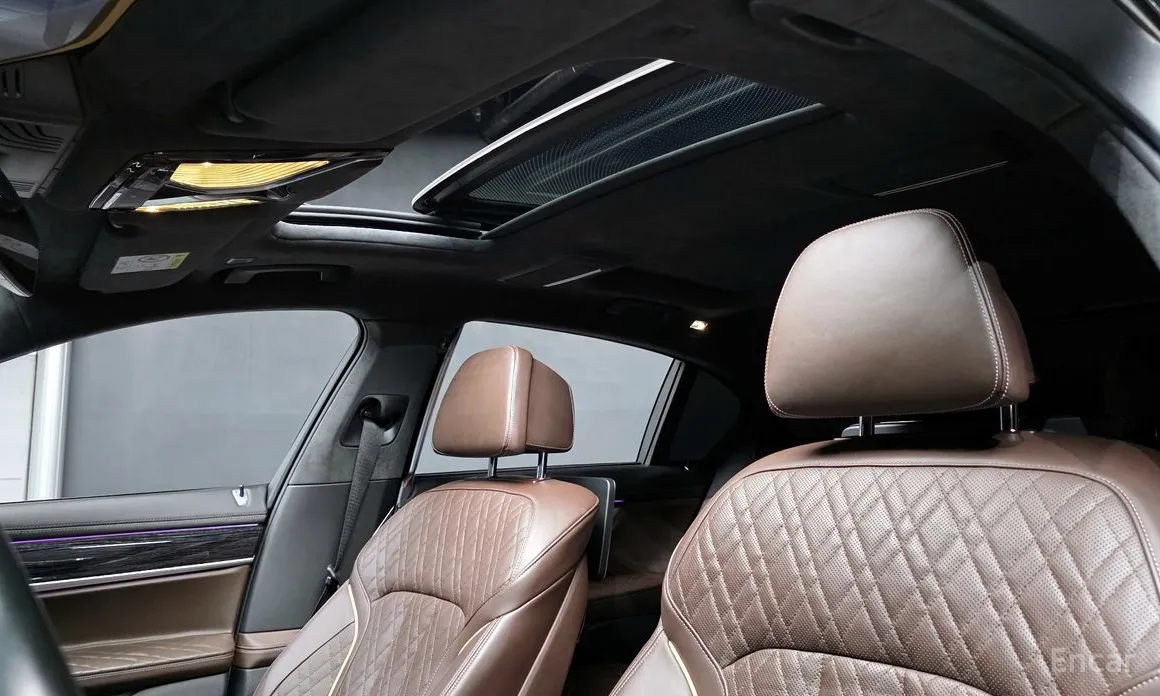 Фото 19 - BMW 7 Series