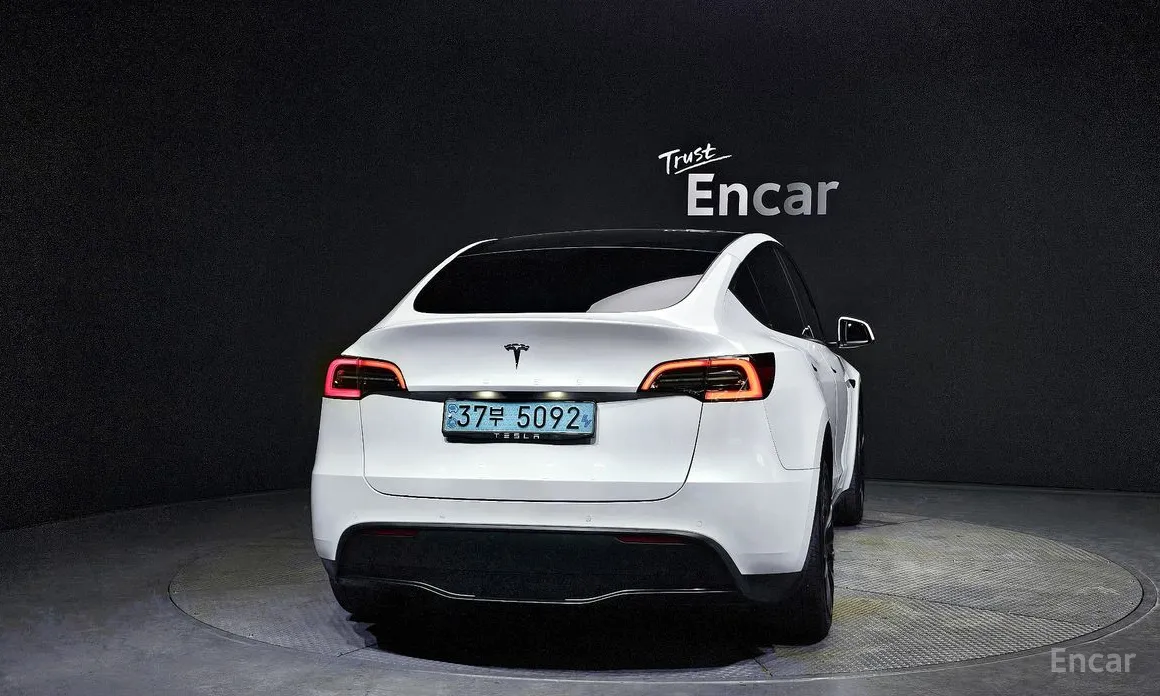 Фото 4 - Tesla Model Y