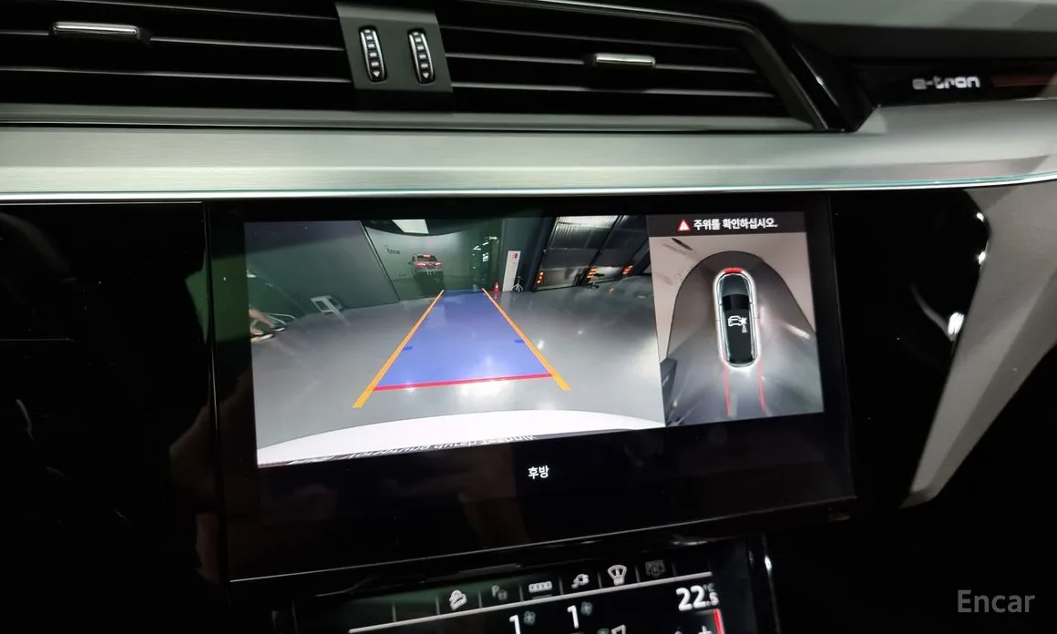 Фото 15 - Audi Q8 e-tron