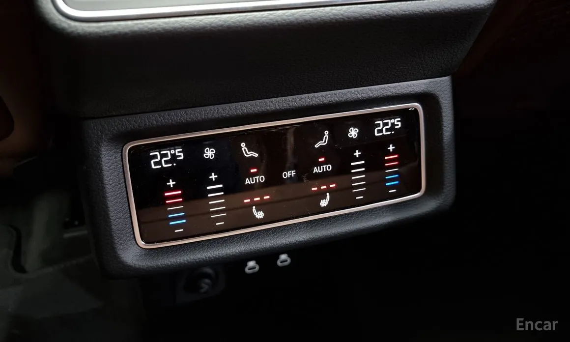 Фото 17 - Audi Q8 e-tron