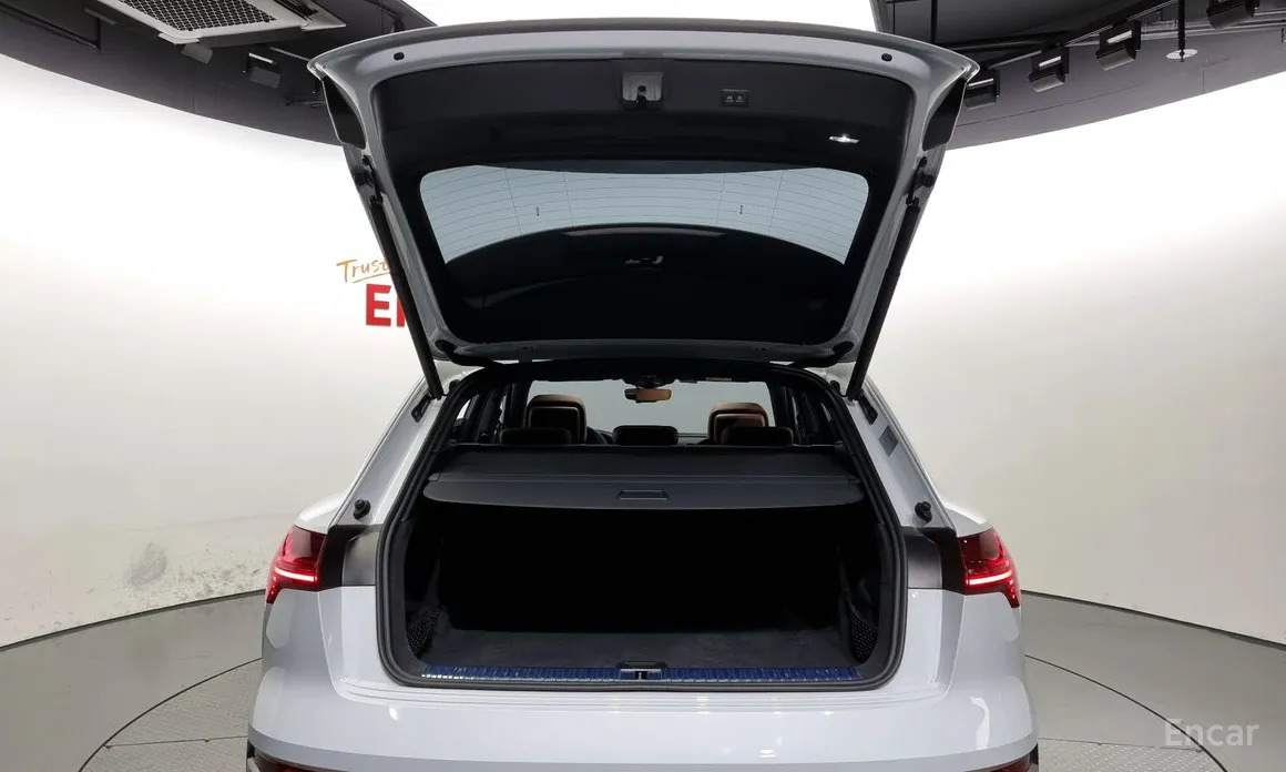 Фото 20 - Audi Q8 e-tron