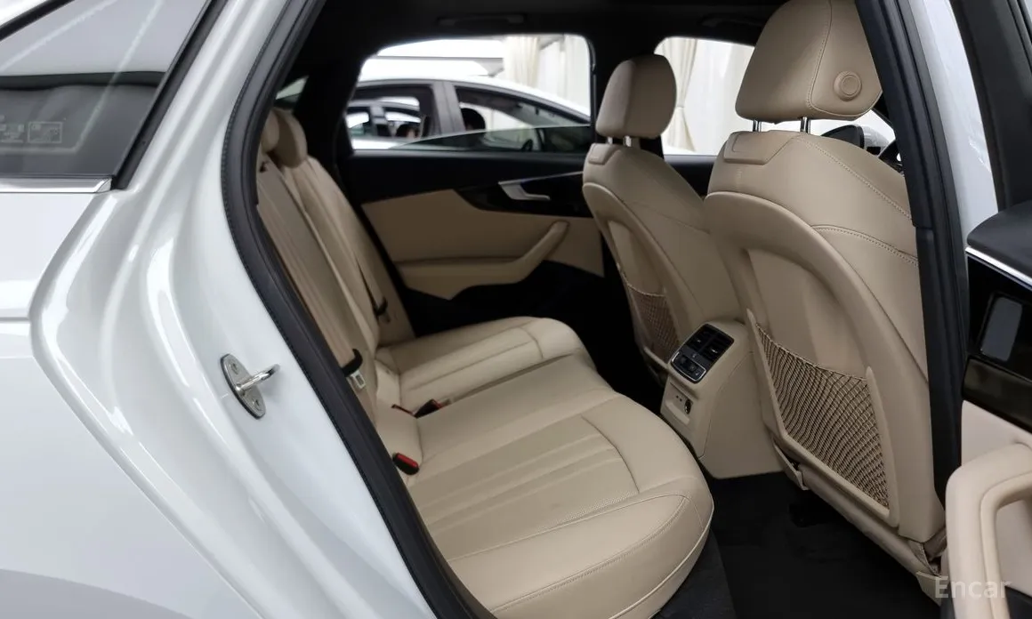 Фото 12 - Audi A4