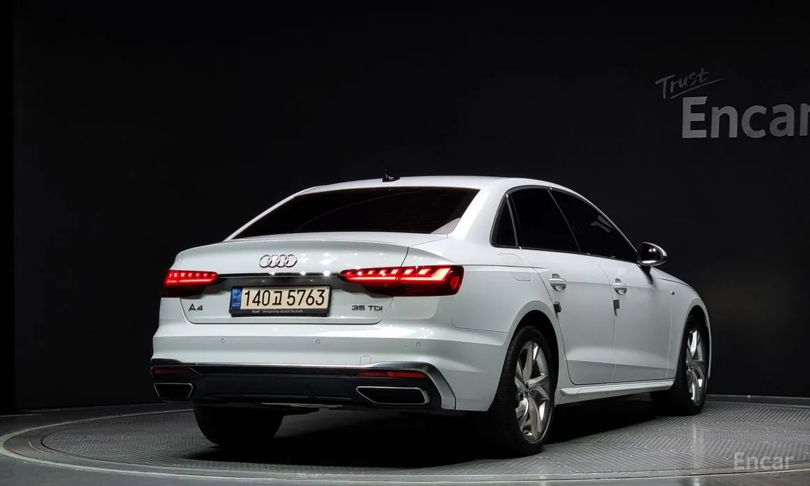 Фото 2 - Audi A4