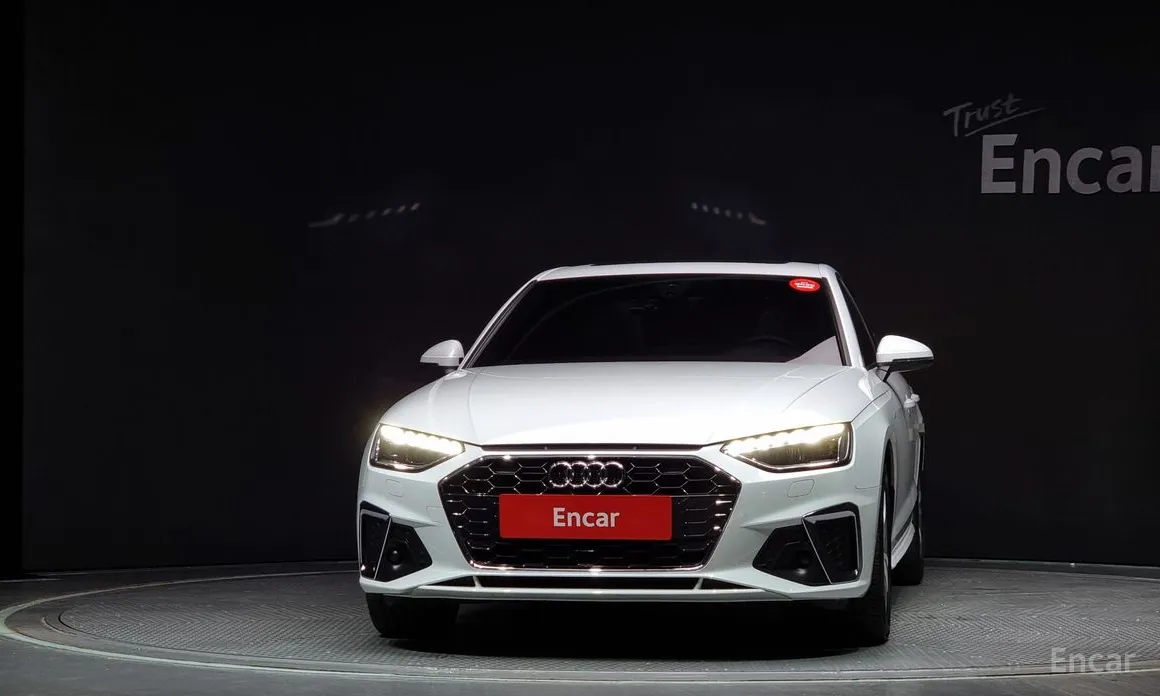 Фото 3 - Audi A4