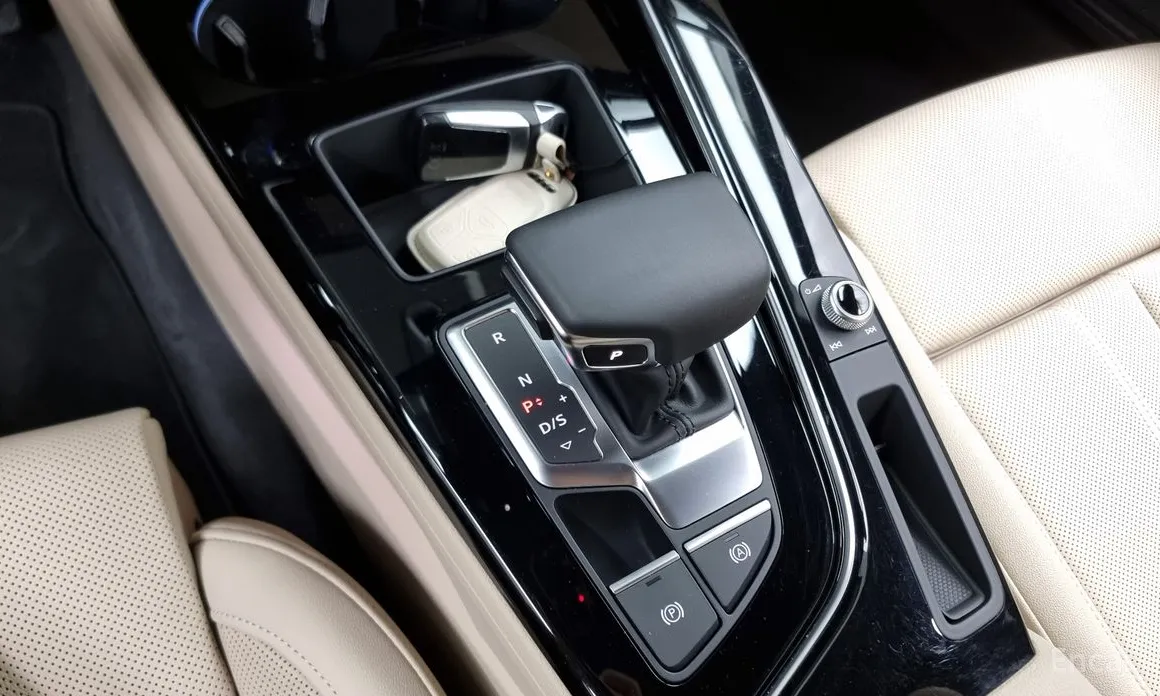 Фото 9 - Audi A4